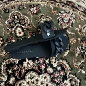 Super cute Wild Diva flats Size 7